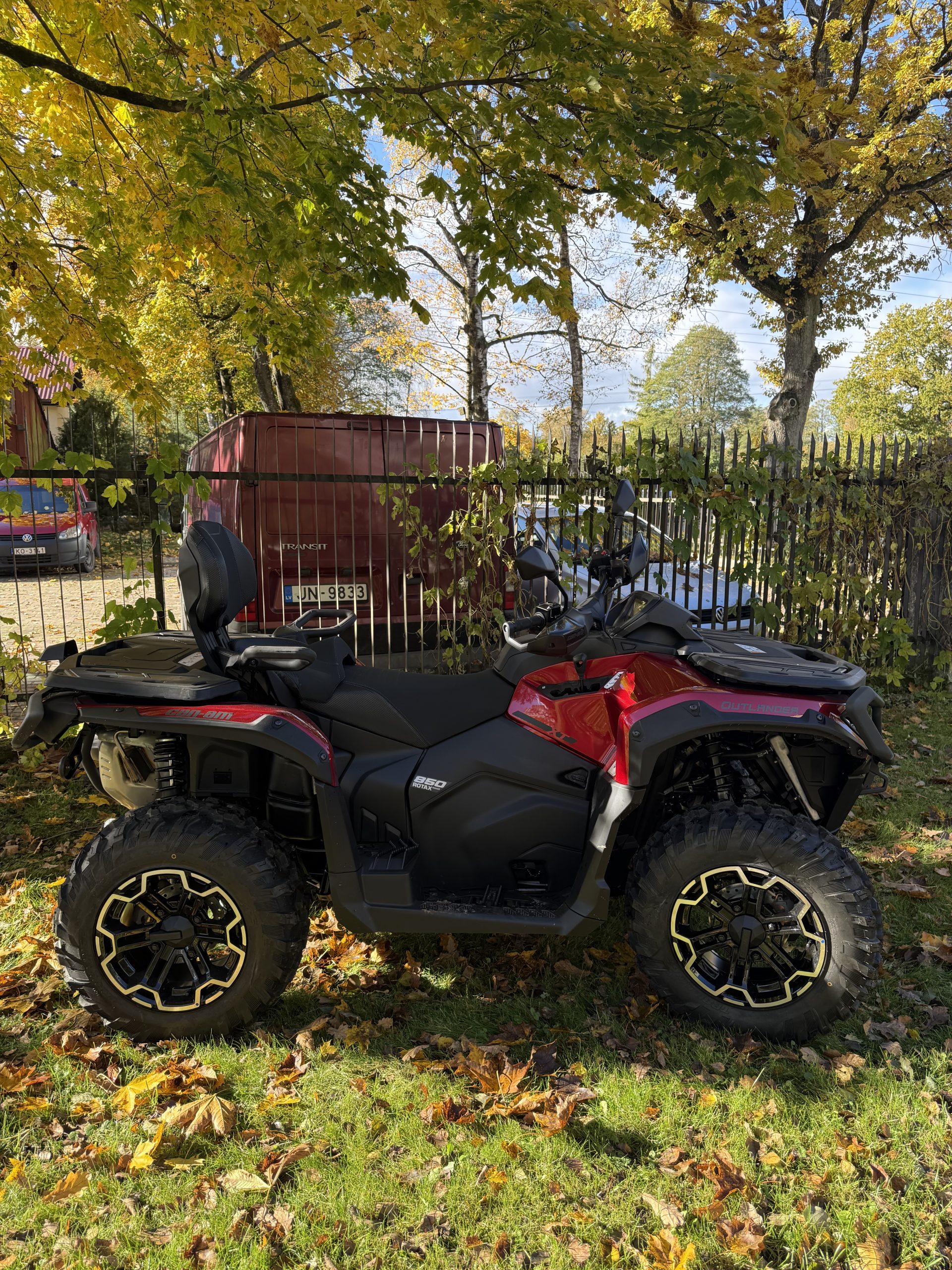 2025 Can-Am Outlander MAX XT 850 - Image 10